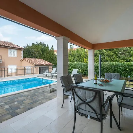 Holiday home Nice In With Outdoor Swimming Pool Pula