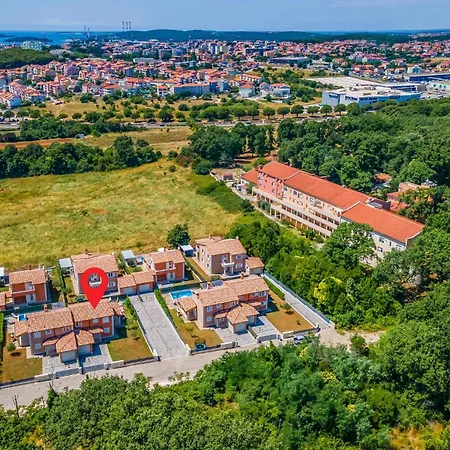 Holiday home Nice In With Outdoor Swimming Pool Pula