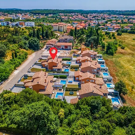 Holiday home Nice In With Outdoor Swimming Pool