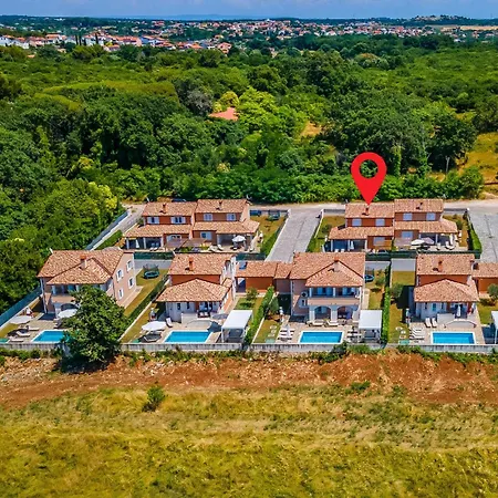 Holiday home Nice In With Outdoor Swimming Pool